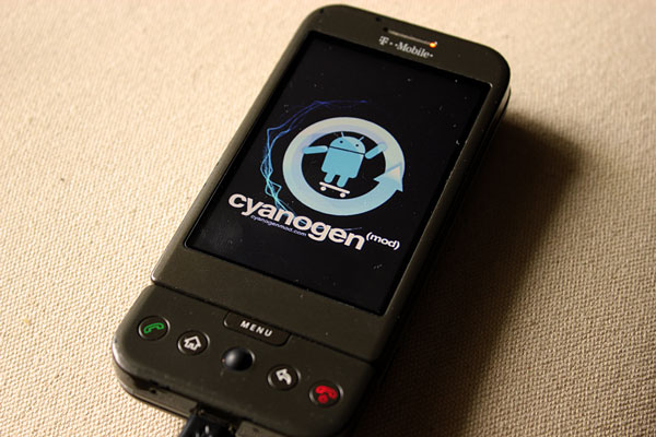 cyanogen-mod-android-2.2-froyo-g1-htc-dream