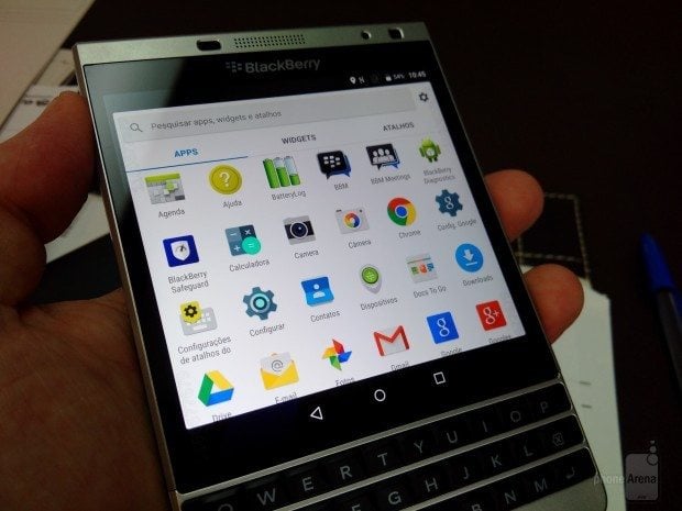 BlackBerry-Passport-Silver-running-Google-Android-anyone-2